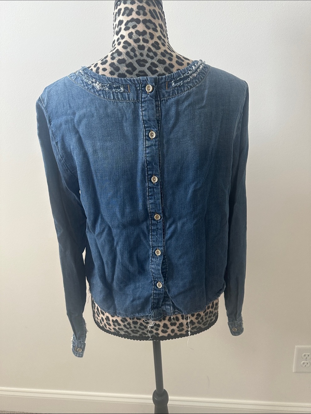 Cloth & Stone Lightweight Denim Top - Picture 2 of 8